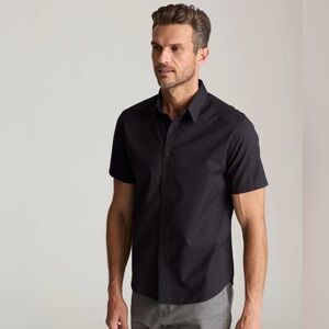 UNTUCKit Men's Classic Short-Sleeve Coufran Shirt